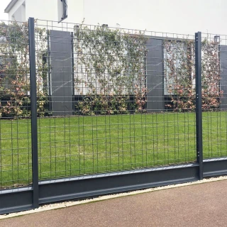 Photo plaque de soubassement et clôture